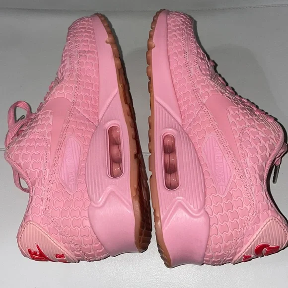 Nike AIR MAX 90 Shanghai Space Pink
TREAT YOURSELF Must Win Cake sneaker Barbie - Picture 8 of 12